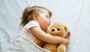 Jak s klidem a trpělivostí naučit dítě spát samo ve svém pokoji?