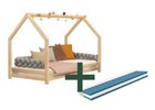 Dřevěná postel s matrací
