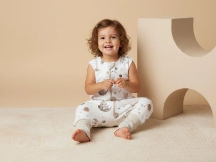 Lehký spací pytel s nohavicemi MEDVĚD VE VESMÍRU světlý