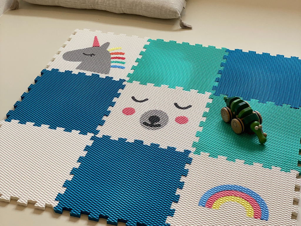 Pěnová puzzle podlaha 9 dílů MODRO-BÍLÁ do dětského pokoje (obrázek 3)