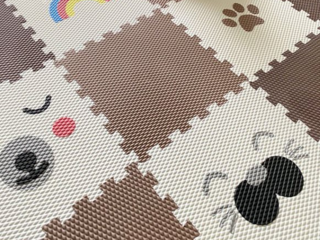 Pěnová hrací podlaha puzzle 25 dílů HNĚDO-BÍLÁ se zvířátky (obrázek 6)