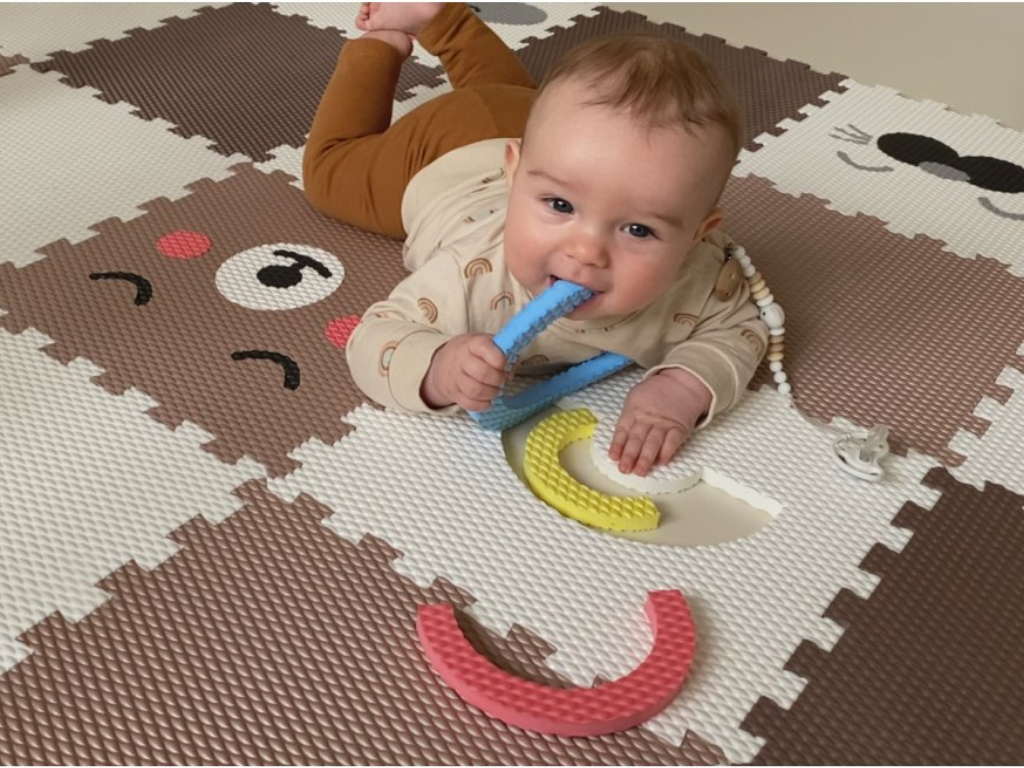 Pěnová hrací podlaha puzzle 25 dílů HNĚDO-BÍLÁ se zvířátky (obrázek 4)