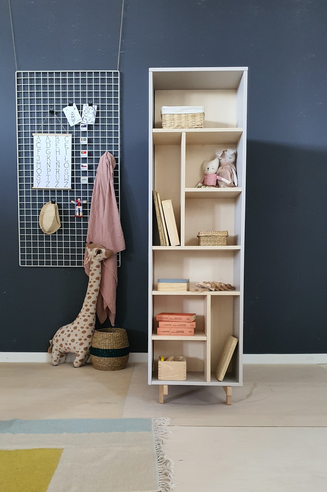 Šatní skříň s otevřeným regálem BASIC kašmírová (obrázek 8)