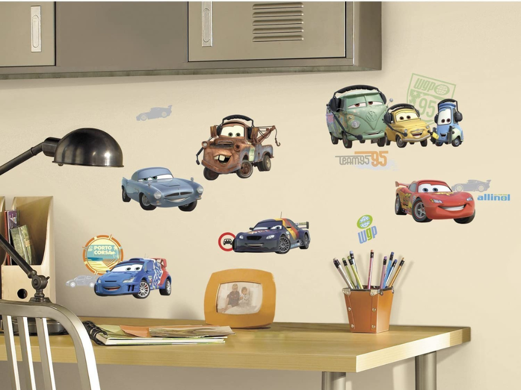Levně Samolepky s Pixar motivem AUTA do dětského pokoje