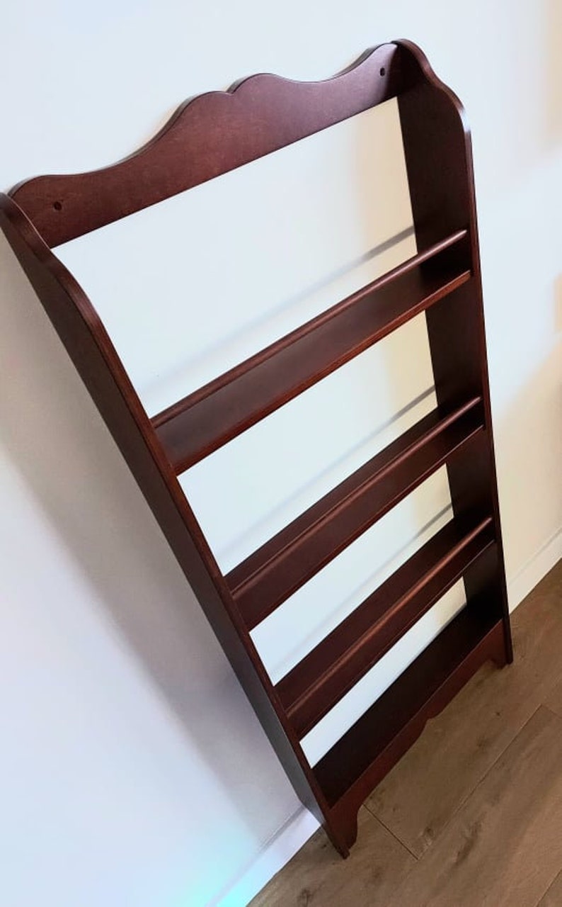 Levně Montessori organizér na knihy do dětského pokoje Zvolte barvu: Tmavě hnědá