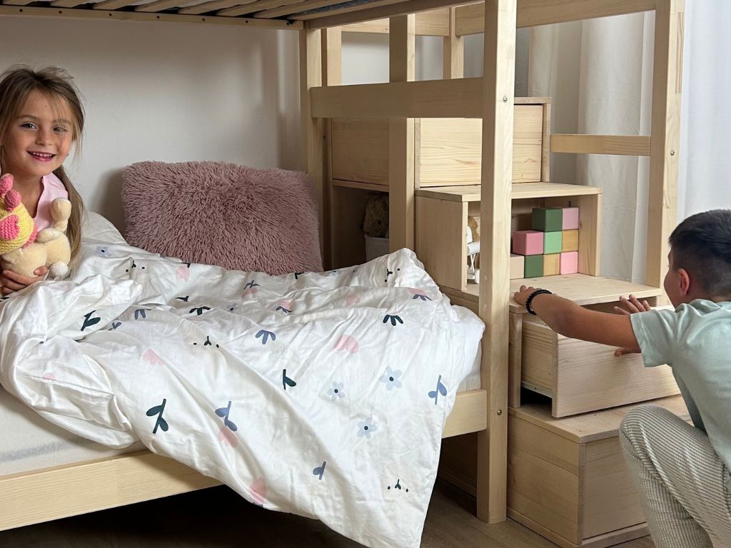 Benlemi Patrová postel TULY s úložnými schody 90x200 cm Zvolte barvu: Bílá, Zvolte šuplík: Úložný šuplík, Zvolte stranu: Vlevo (obrázek 10)