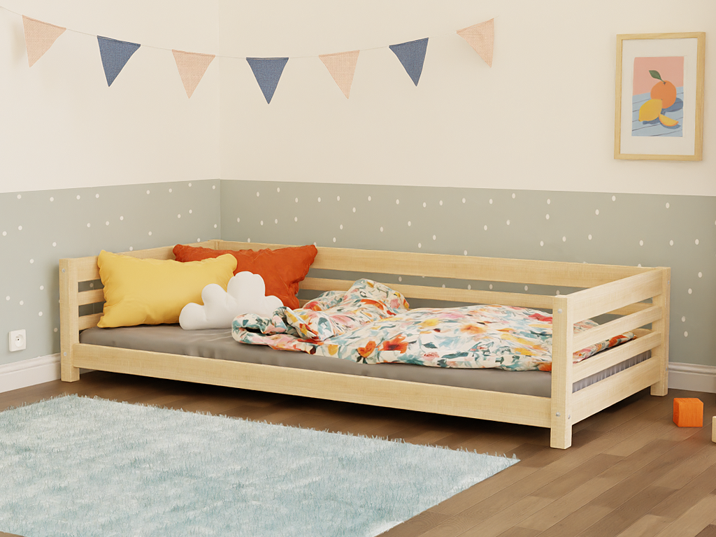 Levně Benlemi Nízká dětská dřevěná postel TULY se zábranou 120x200 cm + matrace WAVE Zvolte barvu: Béžová, Zvolte zábranu: S otevřeným vstupem