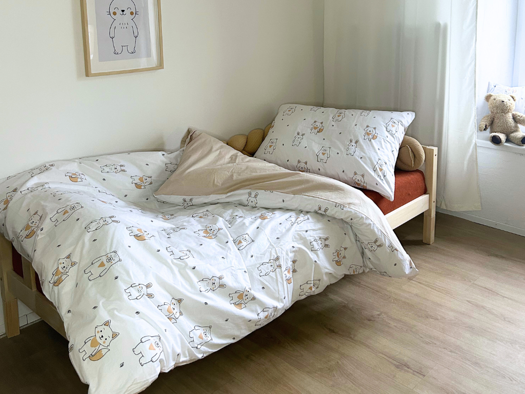 Benlemi Sada lůžkovin: bavlněné povlečení LESNÍ ZVÍŘÁTKA + prostěradlo béžové jersey + chránič matrace Zvolte rozměr: 120 x 180 cm (obrázek 3)